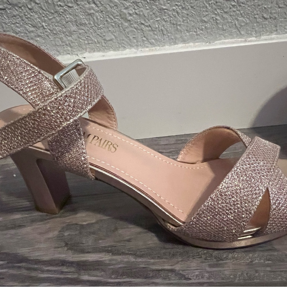 Elegant Gold Glitter Heels